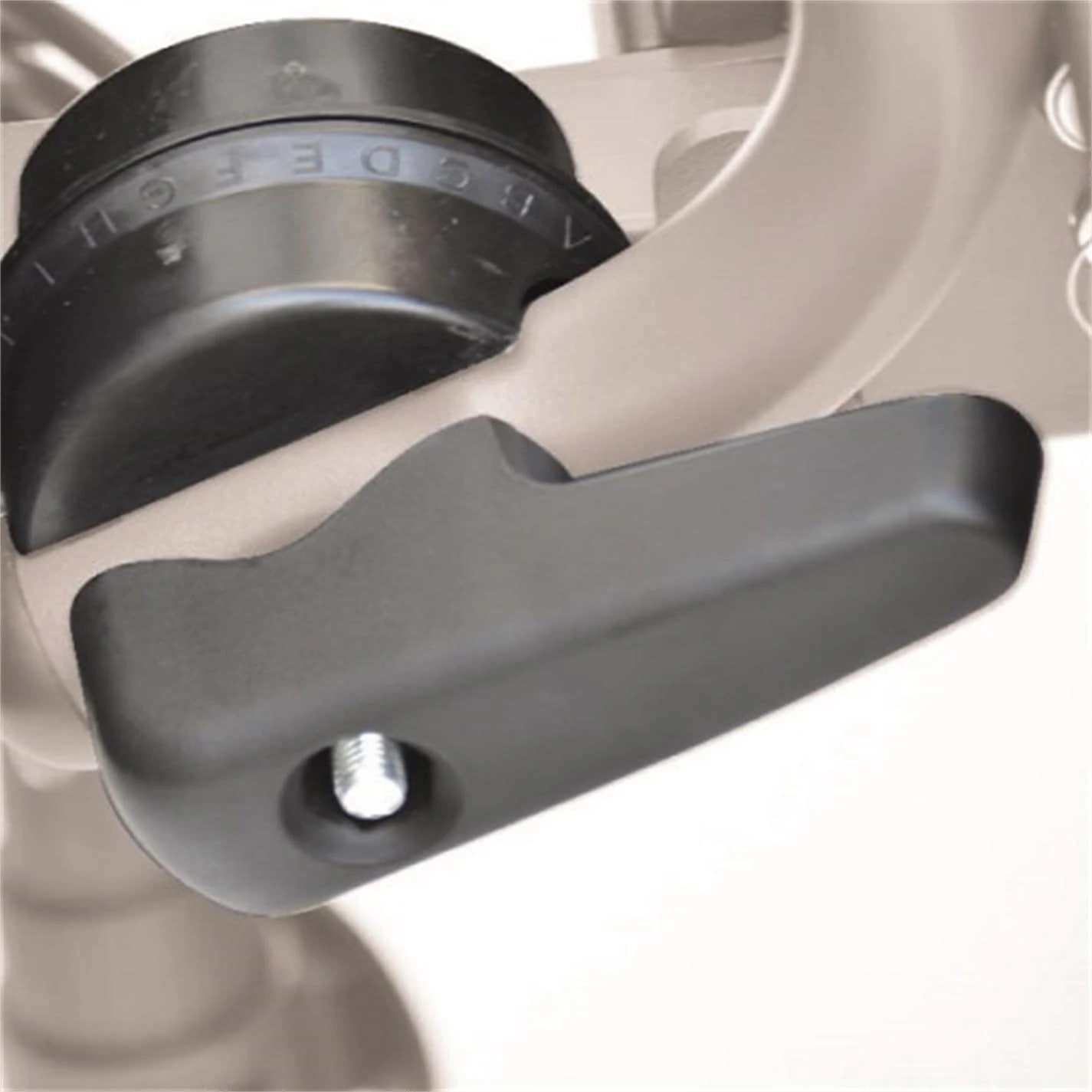 Peruzzo Pure Instinct Tow Bar 3 Bike Carrier - Image 4