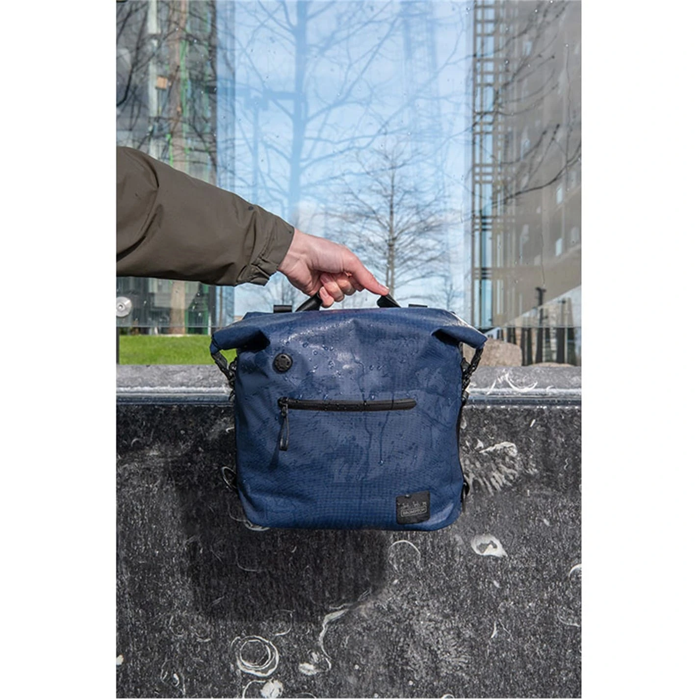 Brompton Borough Waterproof Bag, Navy With Frame - Image 6