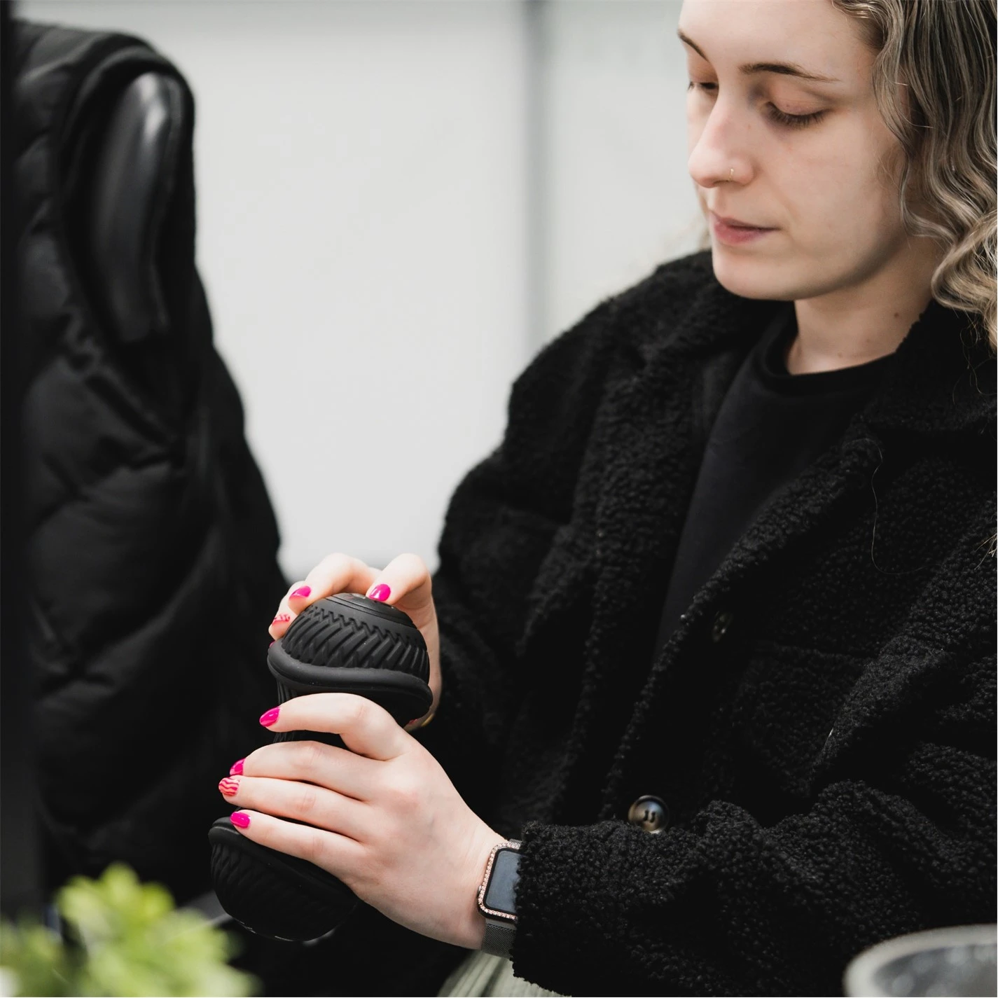 Vibrating Peanut Roller - Image 4