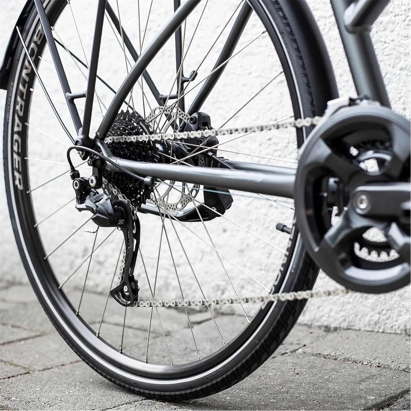 Trek FX 2 Disc Equipped Stagger Hybrid Bike - Image 4