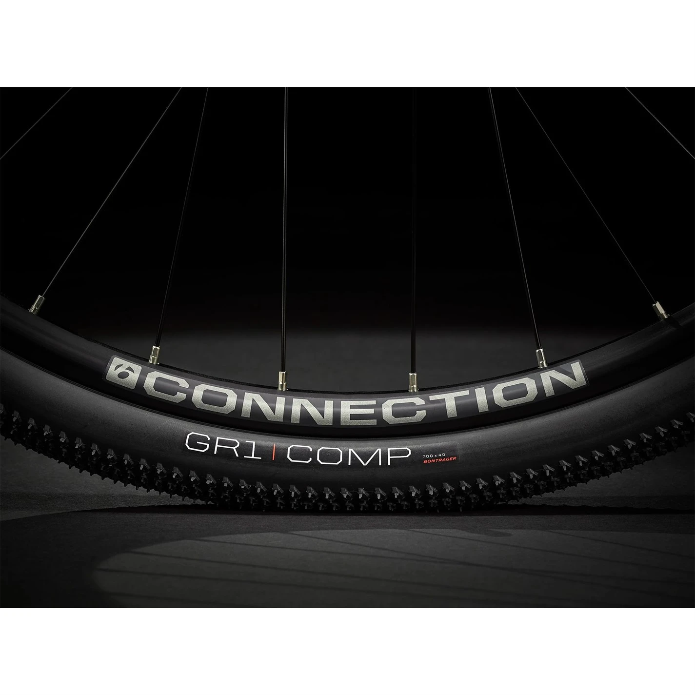 Trek Dual Sport 2 Hybrid Bike - Image 8